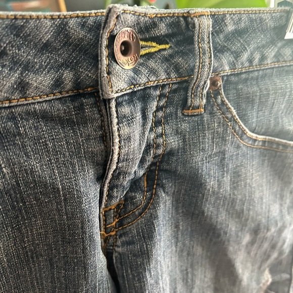 Volcom Blue Jean Shorts with Distressed Hem size 1 - Picture 10 of 16